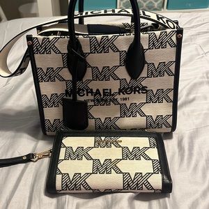 Michael kors purse and wallet set